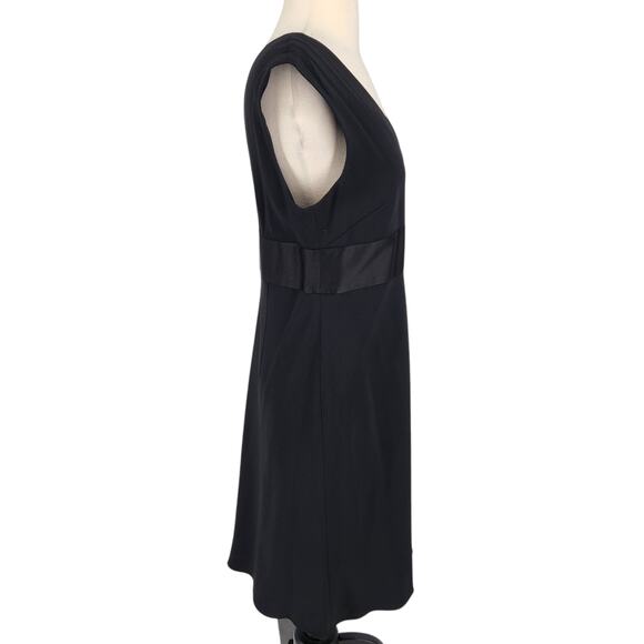 Vintage Ann Taylor Acetate Crepe Cocktail Sheath Dress LBD Black Size 10P Y2K - Picture 5 of 6